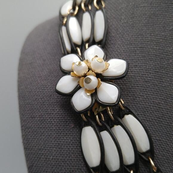 Vintage Hong Kong Lucite Necklace Black White 4 Strand Flower Clasp 1960s - Picture 4 of 9